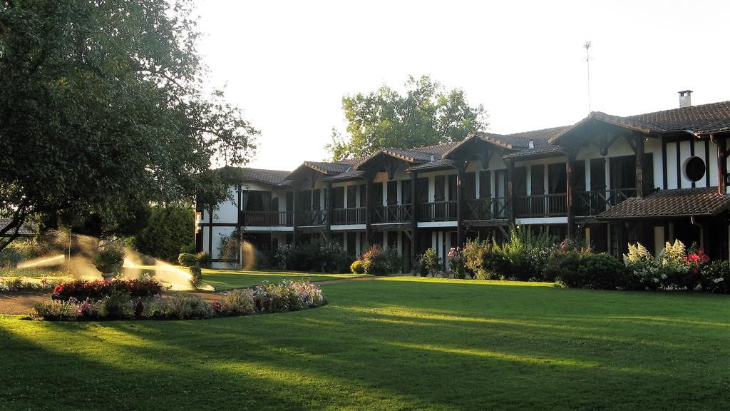 Auberge Des Pins - Teritoria Sabres Buitenkant foto