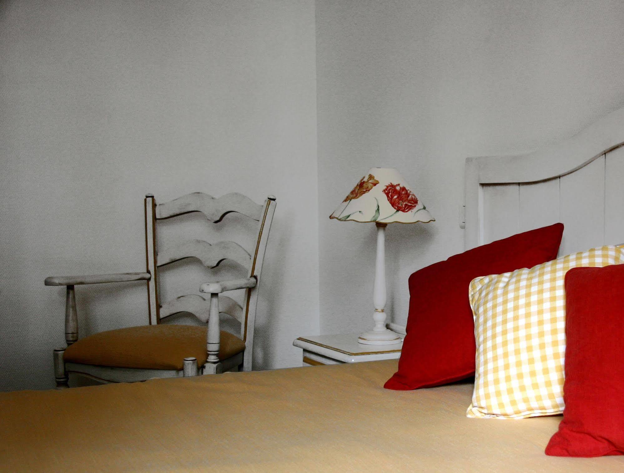 Auberge Des Pins - Teritoria Sabres Buitenkant foto